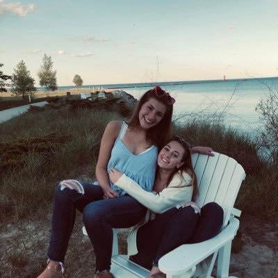 Profile Picture of Leah Moyer (@_leahmoyer) on Twitter