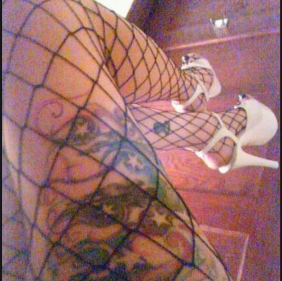 Profile Picture of Erika Eggert (@edubblee80) on Poshmark