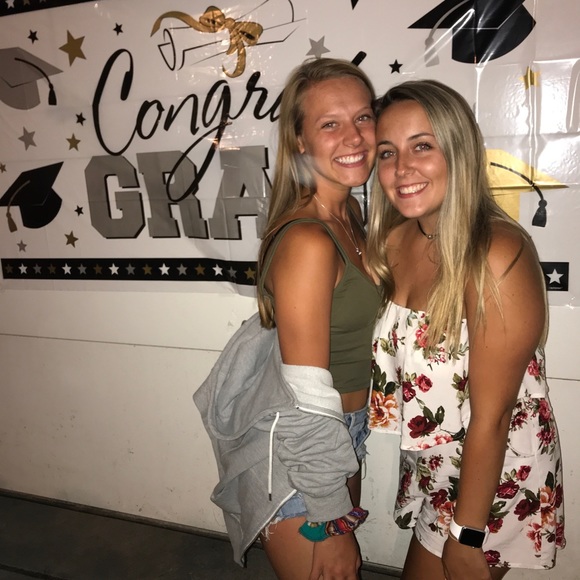 Profile Picture of Haley Lamphere (@haleeyyy1118) on Poshmark
