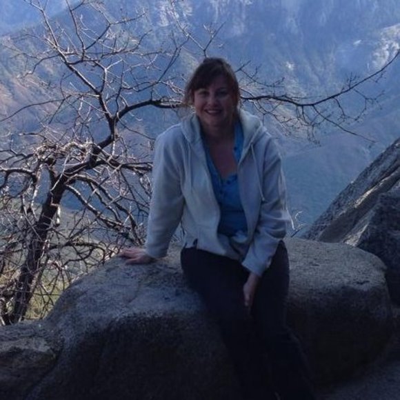 Profile Picture of Kelly Biebl (@ocinan) on Poshmark