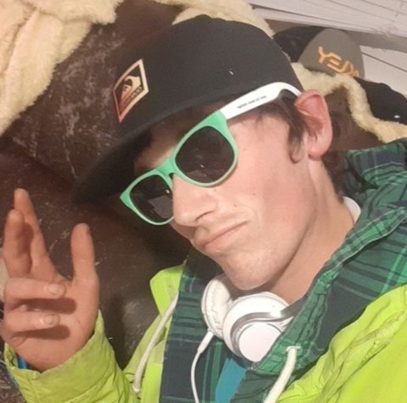 Profile Picture of Graeme Moore (@geoffrmacgregor) on Poshmark