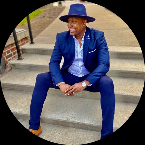 Profile Picture of Evan Mack (@cocoacena) on Poshmark