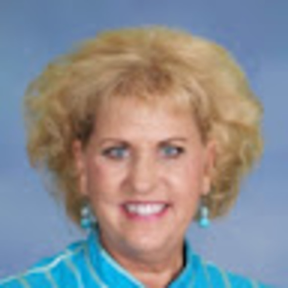 Profile Picture of Elaine Scheidecker (@escheidecker) on Poshmark