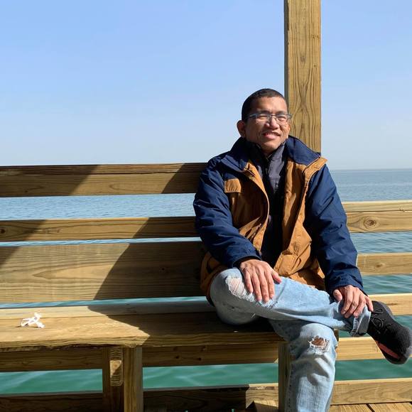 Profile Picture of Angelito Anatalio (@angelitoa) on Poshmark