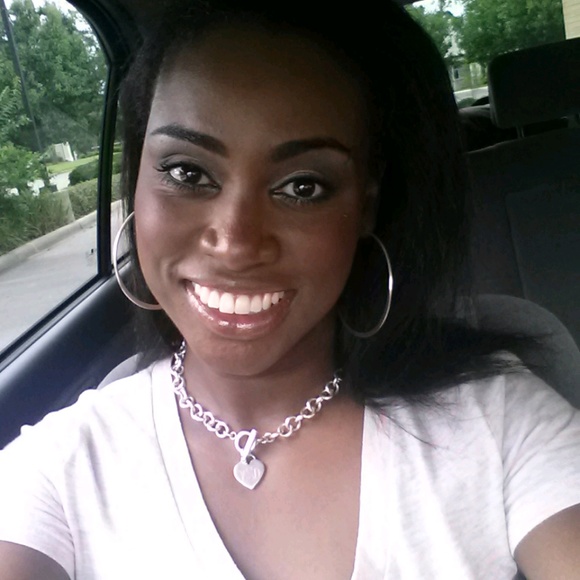Profile Picture of Yolanda Mays (@ydmays) on Poshmark