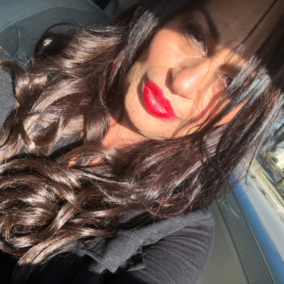 Profile Picture of Victoria Arciuolo (@victoriamariett) on Poshmark