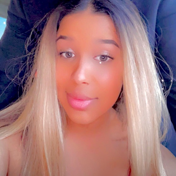 Profile Picture of Trinity Wilmert (@trinitywilmert) on Poshmark