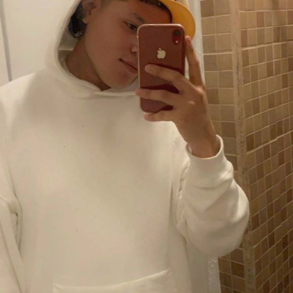 Profile Picture of David Borunda (@davidborunda) on Poshmark