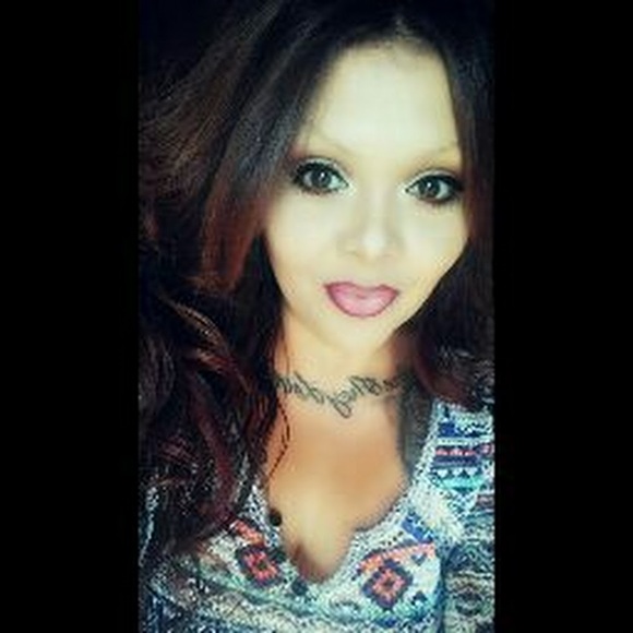 Profile Picture of Christina Gonzalez (@luvsit805) on Poshmark