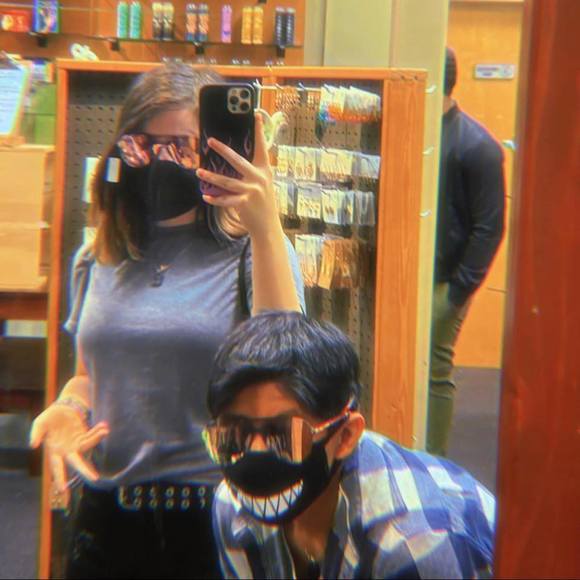 Profile Picture of Emily Brogden (@emilynicoleeb) on Poshmark