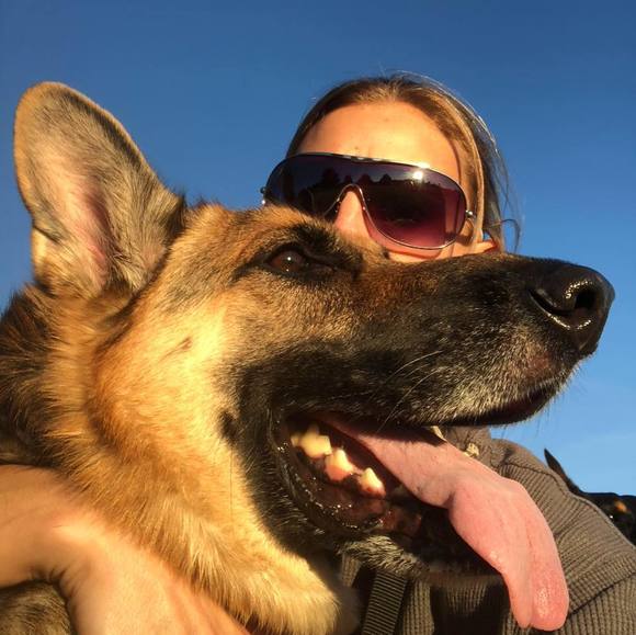 Profile Picture of Cassie Watson (@cassiewatson544) on Poshmark