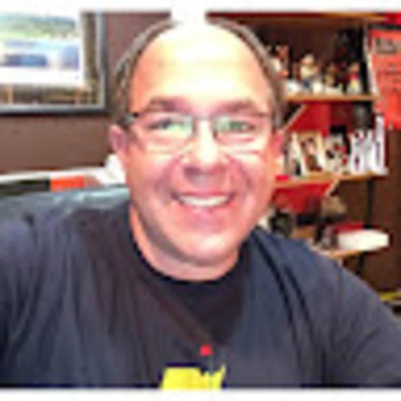 Profile Picture of William Stefaniuk (@billstefaniuk) on Poshmark
