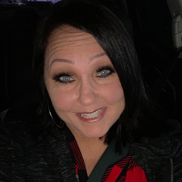 Profile Picture of Dena Patterson (@bullrider12) on Poshmark