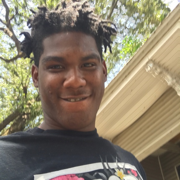 Profile Picture of Keith Tobias (@cocomomo23) on Poshmark