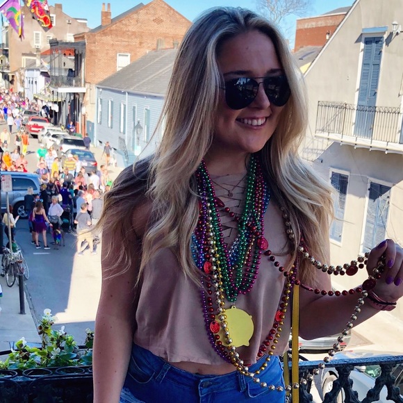 Elizabeth Uschmann - Poshmark Profile Picture of Elizabeth Uschmann (@lizusch4) on Poshmark