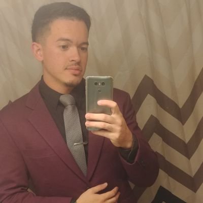 Profile Picture of Andrew Flohr (@Flohrescent) on Twitter