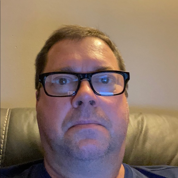 Profile Picture of Jeff Giles (@jrgiles) on Poshmark
