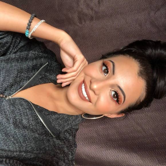 Profile Picture of Monica Cordova (@monicud) on Poshmark