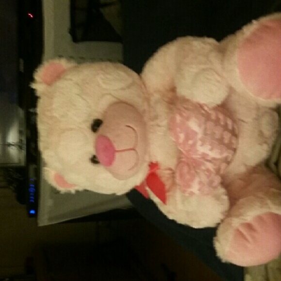 Profile Picture of Janet Cuff (@ubhpor) on Poshmark