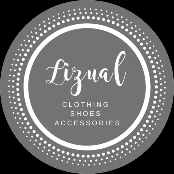 Profile Picture of Elizabeth Schultz (@lizual) on Poshmark