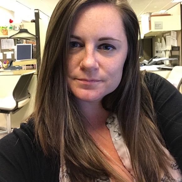 Sarah Cavener - Poshmark Profile Picture of Sarah Cavener (@mrscavener) on Poshmark