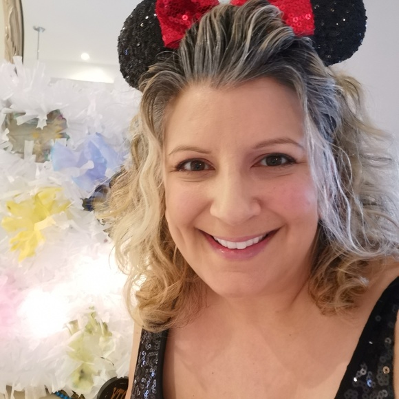 Profile Picture of Michelle Grimaldi (@mgfinocchi) on Poshmark