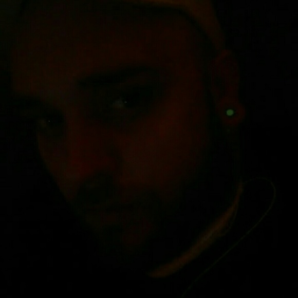 Profile Picture of Jason Mashburn (@gadawg1186) on Poshmark