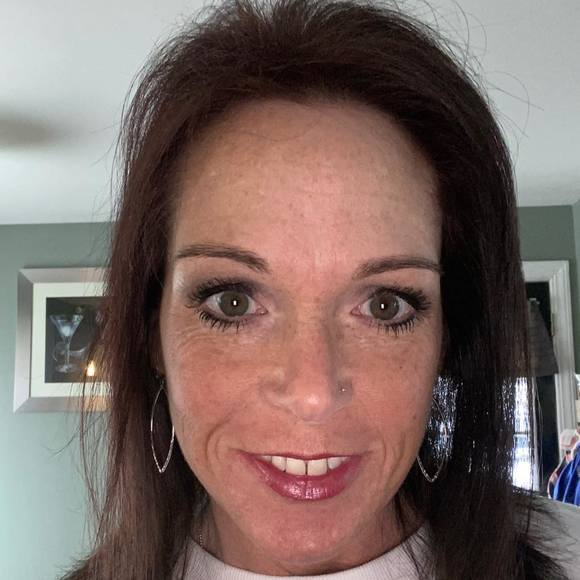Profile Picture of Michelle Littlefield (@mlittlefield) on Poshmark