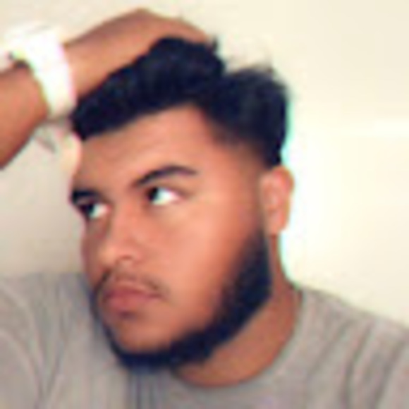 Profile Picture of Alejandro Mata (@alexmata920) on Poshmark