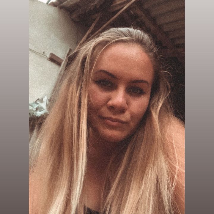 Profile Picture of Laura Simon (@@_simonlaura_) on Tiktok