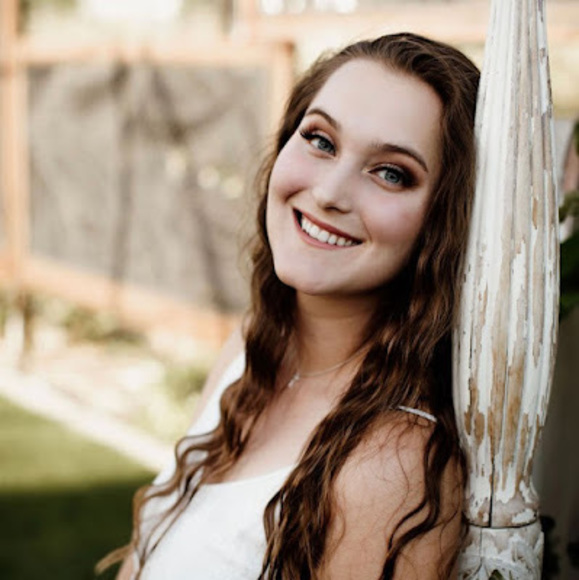 Profile Picture of Emily Belflower (@emily_belflower) on Poshmark
