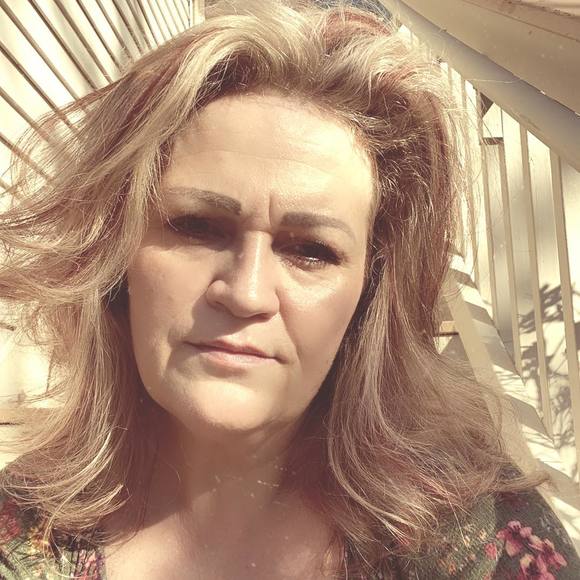 Profile Picture of Hanna Stys (@hania37) on Poshmark