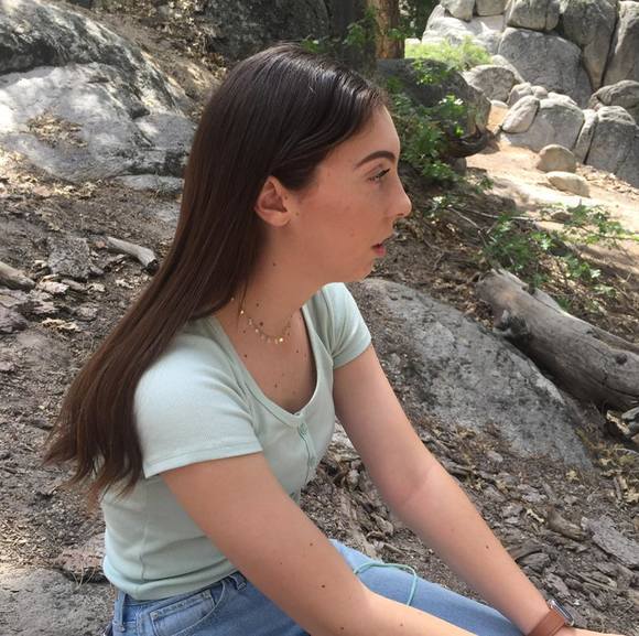 Profile Picture of Aily Chiaramonte (@aily) on Poshmark