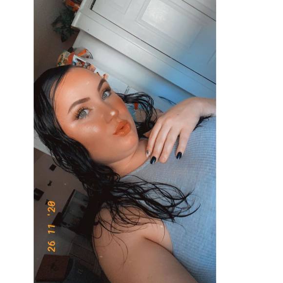 Profile Picture of Chasity Baderman (@chasity286) on Poshmark