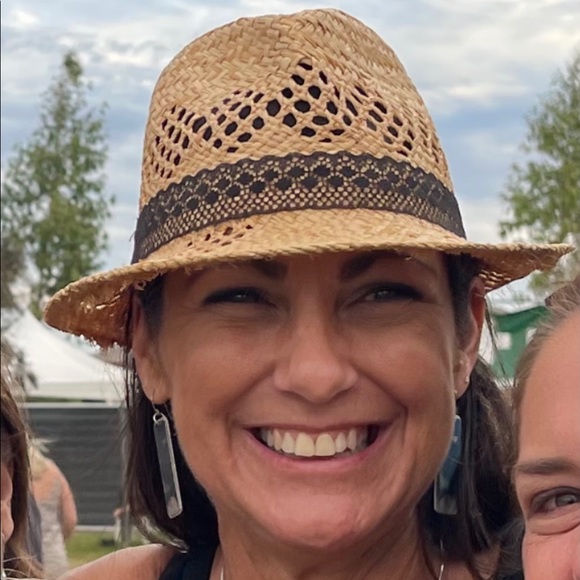 Profile Picture of Janine Prowse (@jp11111) on Poshmark