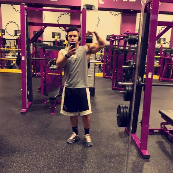 Profile Picture of Kevin Henry (@hyfr_kev) on Poshmark