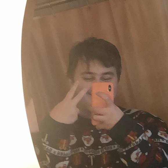 Profile Picture of Iurii Kravets (@iuriiiuri) on Poshmark