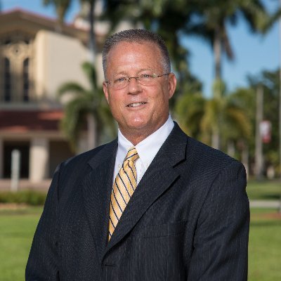 Profile Picture of Dr. Randall Peterson (@RandallBarry14) on Twitter