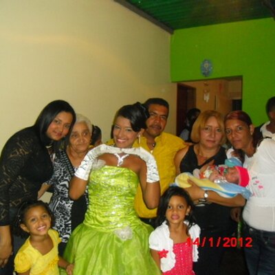 Profile Picture of Evelyn Araujo (@evelynaraujo6) on Twitter