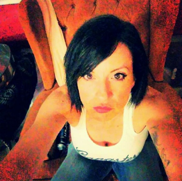 Profile Picture of Christiine Larrieu (@chris805444) on Poshmark