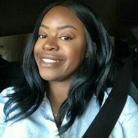 Profile Picture of Tenecia Aronen (@honeybfly3172) on Poshmark