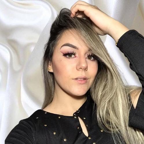 Profile Picture of Amanda Rodrigues (@amanda_lashdesinger) on Tiktok
