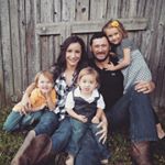 Profile Picture of Lacy and Roy (@corcoran_chaos) on Instagram