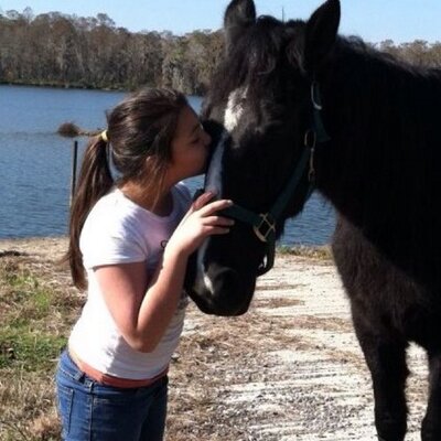 Profile Picture of Lilliana Galvan (@lilly_horses12) on Twitter