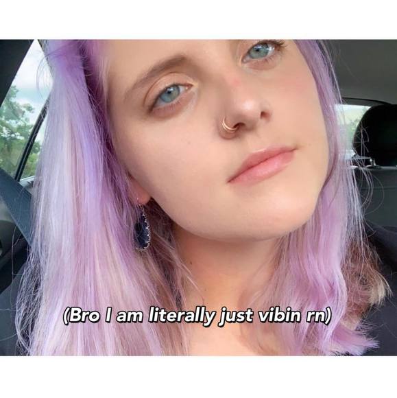 Profile Picture of Cara Castellow (@caracastellow) on Poshmark