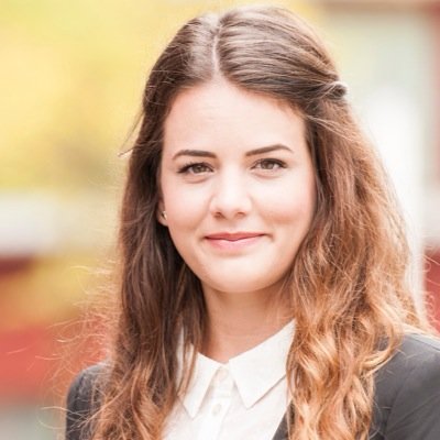 Profile Picture of Julia Huxley (@HuxleyJulia) on Twitter