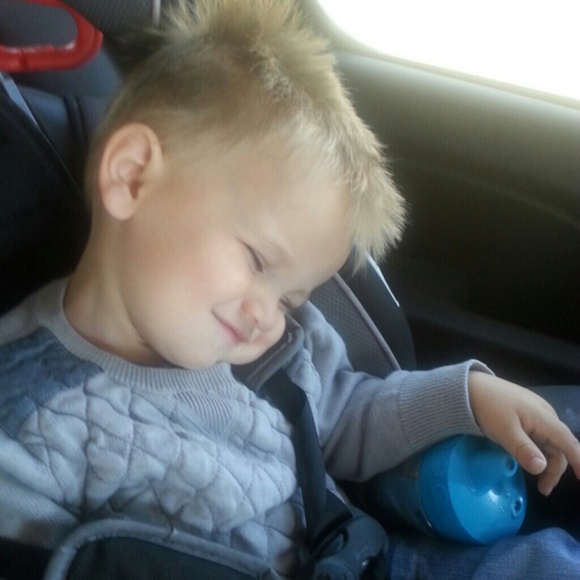 Profile Picture of Kristina Uhland (@kristinauhland) on Poshmark