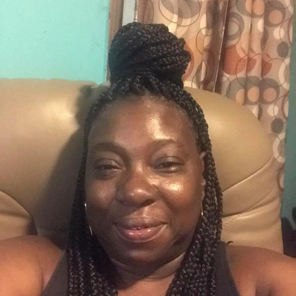 Profile Picture of Pamela Dixon (@prdixon53) on Poshmark