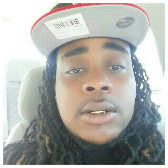 Profile Picture of Montez Isby (@lackoi) on Poshmark