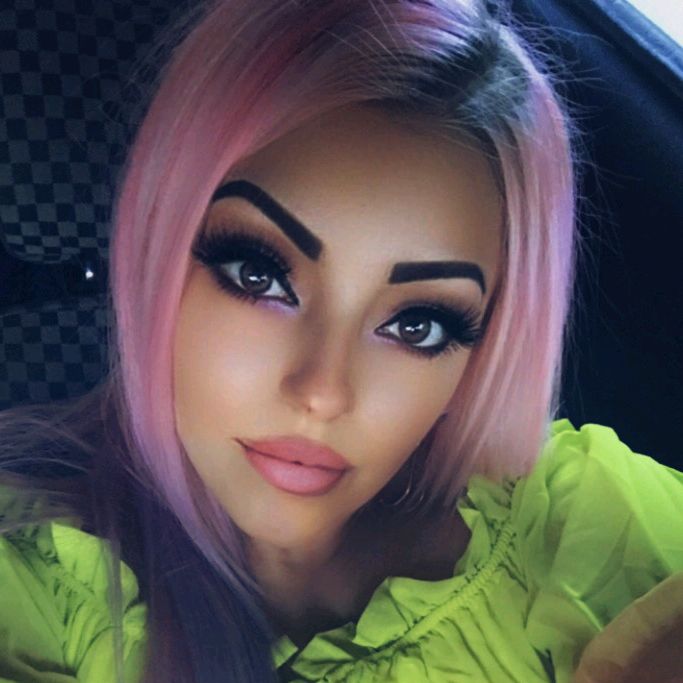 Profile Picture of Amanda (@amandamilak) on Tiktok